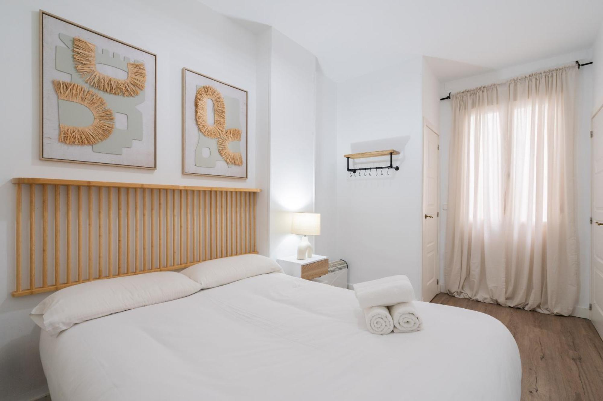 Apartamento En Chueca Para 4 Personas Alquiler Temporal Madrid Bagian luar foto