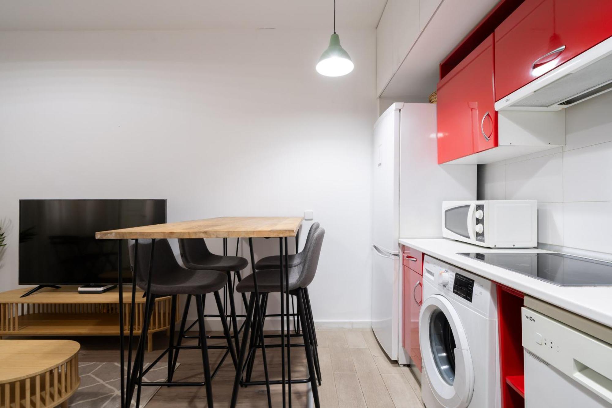 Apartamento En Chueca Para 4 Personas Alquiler Temporal Madrid Bagian luar foto