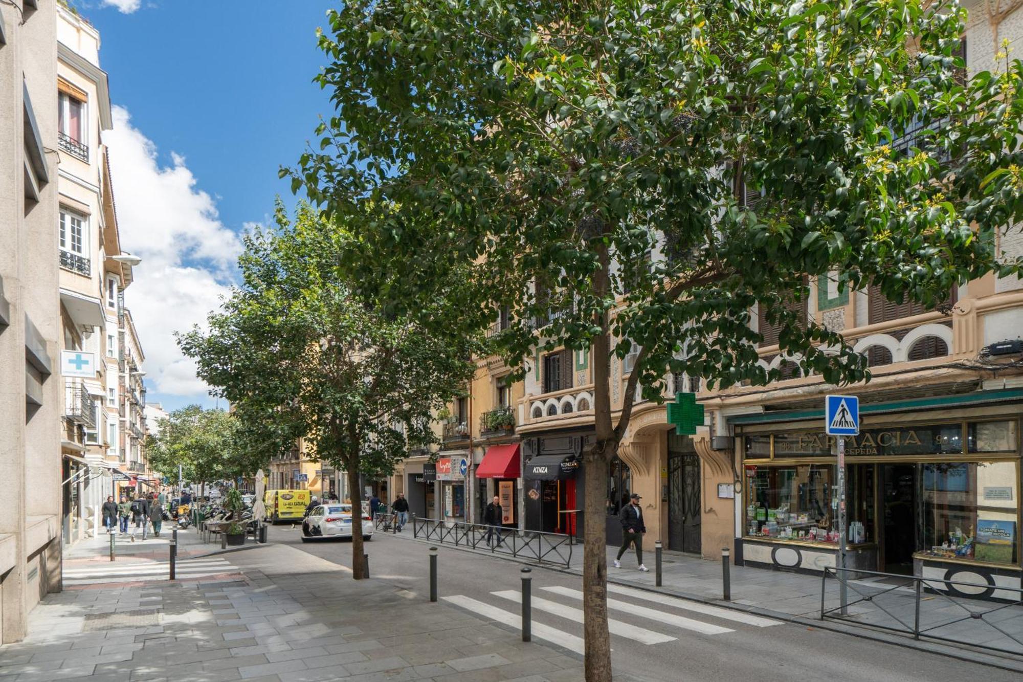 Apartamento En Chueca Para 4 Personas Alquiler Temporal Madrid Bagian luar foto